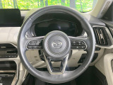 【純正革巻きステアリング】上質な革を使用することで、手にしっかり馴染みとても運転しやすいハンドルです♪