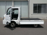 すべての車に外装のコーティングと各種ルームクリーニングを施工いたします!外装も内装も愛車はいつもピカピカキレイが気持ちいいですね♪