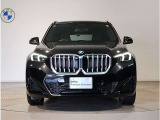 【キドニーグリル】BMWは約90年もの間、ほぼ全ての車両にひと目でBMWだと分かるこの特徴的なフロントグリルが備えられ、デザイン・アイコンとして親しまれてきました。