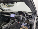 見通しのよいすっきりとした視界で、誰でも運転しやすいです。運転のしやすさは疲れにくさにも繋がりますよ♪