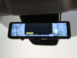 デジタルインナーミラー装備!車両後方のカメラの映像をデジタル補正で視認性を向上させてインナーミラー内に表示します♪視界を遮るものがなく、後席に同乗者がいても後方を確認しやすく安心です♪