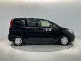 両側パワースライドドア付きだから、狭い駐車スペースなどでの 乗り降りラクラク!小さなお子さまのいるご家庭には嬉しい装備。