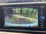 【バックカメラ】駐車時に後方がリアルタイム映像で確認できます。大型商業施設や立体駐車場での駐車時や、夜間のバック時に大活躍!運転スキルに関わらず、今や必須となった装備のひとつです!