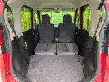 普段のお買い物や通勤、送迎等に十分な荷室スペースを確保しております。セカンドシートを倒すと、大きな荷物の積載も可能です♪