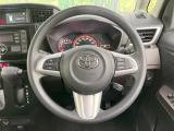 インテリアに合わせたデザインのステアリングは、運転される方のことも考え、運転しやすい形状、大きさです。是非一度、実際に触ってお確かめください。
