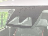 【スマートアシスト】走行中に前方の車両等を認識し、衝突しそうな時は警報とブレーキで衝突回避と被害軽減をアシスト。より安全にドライブをお楽しみいただけます。