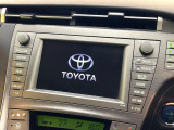 【メーカー純正ナビ】インテリアに溶け込むスタイリッシュな「専用設計」メーカーナビを装備♪視認性や操作性など基本性能にも優れ、より上質なカーライフをお楽しみいただけます。