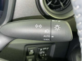 【オートライト】車外の明るさに応じて自動的にライトの点灯・消灯をしてくれます