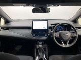 シンプルながら機能性あふれる運転席廻りです。視界性もよく、運転しやすいですよ。