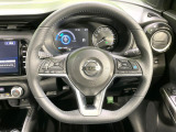 【純正革巻きステアリング】上質な革を使用することで、手にしっかり馴染みとても運転しやすいハンドルです♪