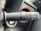 【オートライト(AUTO)】外の明るさをシステムが感知して、自動でヘッドライトが点灯します。ヘッドライトをつけ忘れを防ぐ便利機能です。