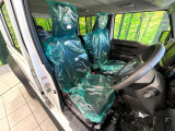 運転席シート廻りは使用感も少なく、良好な状態となっています。丁寧に使われていたことがよくわかりますね。