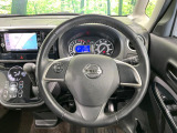 【純正革巻きステアリング】上質な革を使用することで、手にしっかり馴染みとても運転しやすいハンドルです♪