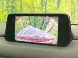 【バックカメラ】駐車時に後方がリアルタイム映像で確認できます。大型商業施設や立体駐車場での駐車時や、夜間のバック時に大活躍!運転スキルに関わらず、今や必須となった装備のひとつです!