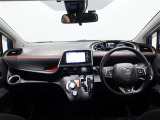 見通しのよいすっきりとした視界で、誰でも運転しやすいです。運転のしやすさは疲れにくさにも繋がりますよ♪