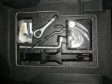 【車載工具】タイヤ交換には必需品ですね!万が一に役立つ工具です。緊急時に備え、使い方をしっかり覚えておきましょう。