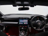 スポーツカーらしいコックピットです!
