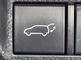 【パワーバックドア】スマートキーや運転席のボタンを押すだけでリアゲートが自動で開閉します!荷物を持っている時や、高い位置にあるバックドアを閉める際に便利な機能です♪