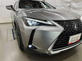 LEDヘッドライトです。デザイン性がよくとても明るいので、夜間の走行や悪天候でも安心です。しかも長寿命!