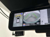 ルームミラーにクリヤーなカメラ映像で後方視界サポート!車両周囲安全確認にも役立つ、アラウンドビューモニター映像 スマート・ルームミラー装備!