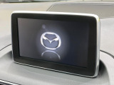 【マツダコネクトナビ】車内の雰囲気にマッチした一体型タイプのナビ。各種車輌設定やBluetooth再生等、様々な機能が楽しめます。直感的なダイヤル操作が可能で、使い勝手も良好です。