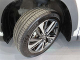 タイヤサイズは225/50R/18です。