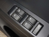 全席パワーウィンドウを装備しています。