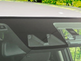 【スマートアシスト】走行中に前方の車両等を認識し、衝突しそうな時は警報とブレーキで衝突回避と被害軽減をアシスト。より安全にドライブをお楽しみいただけます。