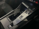 シフトレバーも操作性良く出来ています。運転縞柄ドライブモードを切り替え可能です。
