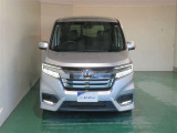 明度の高いLEDヘッドライトで、夜間の運転も安心です。