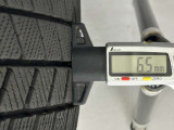 冬タイヤの残り溝は6.5mmです。スリップラインからは4.6mmとなっております。