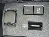 【横滑り防止機能】 車両走行安定補助システム搭載  車が横滑りしそうになった際に、横滑りを防ぐ安全装備が付いています。
