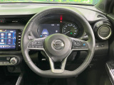 【純正革巻きステアリング】上質な革を使用することで、手にしっかり馴染みとても運転しやすいハンドルです♪
