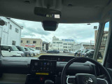 中古車をお選びいただく際に気になる走行距離や修復歴などに加えてキズ・凹みの有無・状態や消耗品の交換、今までの整備状況が &ldquo;ダイハツ認定中古車カルテ&rdquo;でわかります。