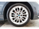 BMW承認の純正タイヤを装備しております☆お問合せ(無料ダイヤル)0078-6002-613077迄お待ちしております。大阪府吹田市芳野町5-55 毎水曜、第二・第三火曜日定休 営業時間10:00〜18:00