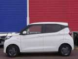 お出かけが、もっと楽しくなる軽。新しい日産デイス(*^^)v クルマが360&deg;周囲を見守ってくれるから、安心しておでかけできます。ボディカラーは人気のホワイトです。