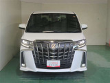 明度の高いLEDヘッドライトで、夜間の運転も安心です。