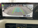 アラウンドビューモニターは自車の前方・後方・側面映像をモニタ-に映して離合時・駐車時などにとても便利です。