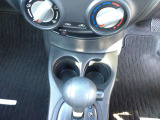 ☆運転席の左側にドリンクホルダー付いてます。