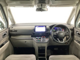 【前方視界】開放的な前方視界!運転がしやすく疲れにくいです♪窓が大きく、見通しがとっても良いおクルマですよ♪