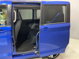 【両側オートスライドドア】子供を乗せたりするのにも隣のお車を気にせずストレスフリー★雨の日などはリモコンキーからドアの開閉ができとても便利♪