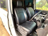 運転席シート廻りは使用感も少なく、良好な状態となっています。丁寧に使われていたことがよくわかりますね。
