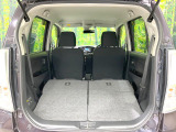 普段のお買い物や通勤、送迎等に十分な荷室スペースを確保しております。セカンドシートを倒すと、大きな荷物の積載も可能です♪