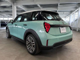 MINI自動車保険をご存知でしょか?万が一の事故の際、当社とMINI保険を引受している国内大手損保会社と連携して迅速に対応いたします。長期保険もお取り扱いしております。是非お話させてください。