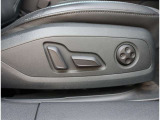 Audi正規ディーラーが高品質をお約束。高度な訓練・教育を受けたAudi専任メカニックが、100項目にもおよぶ精密な点検を実施。すべてクリアしたAudi車だけ、あなたのお手元に届けられるのです