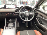 現在のMAZDA車はインパネ配置が視線の動きが少なくなるように設計レイアウトされています☆ひとつひとつの部品からMAZDAの安全に対するこだわりを感じる事が出来ます☆