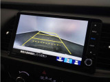 ◆リアワイドカメラシステム◆3種類の表示で後方確認をサポート♪セレクトレバーを「R」の位置に入れるとカメラ画像に切り替え。ノーマルビューでは従来のリアカメラと同様の標準的なビューで表示します!