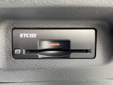 今や必需装備となりつつある、【ETC】搭載車!当店でセットアップが可能ですので、ご納車当日からご使用が可能です!高速道路料金のお支払いが楽々です!