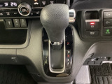 発進時から滑らかに加速する無段階変速のCVTはストップ&ゴーの多い街の中も快適です
