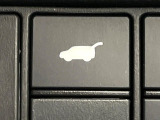 【パワーバックドア】スマートキーや運転席のボタンを押すだけでリアゲートが自動で開閉します!荷物を持っている時や、高い位置にあるバックドアを閉める際に便利な機能です♪